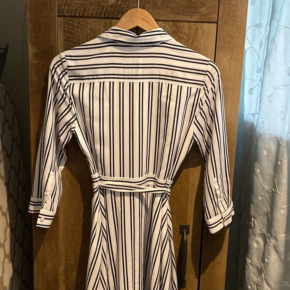 Banana Republic Striped Button-Down Midi Dress with Belt - Size 4 - Picture 4 of 4